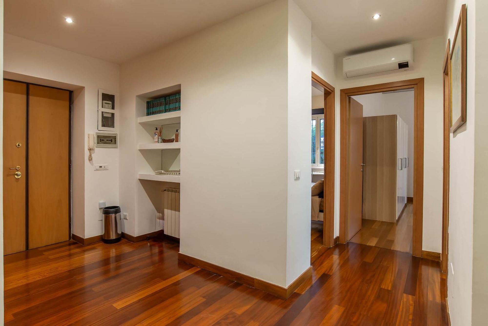 Viale Tirreno - Con Patio Apartment Rome